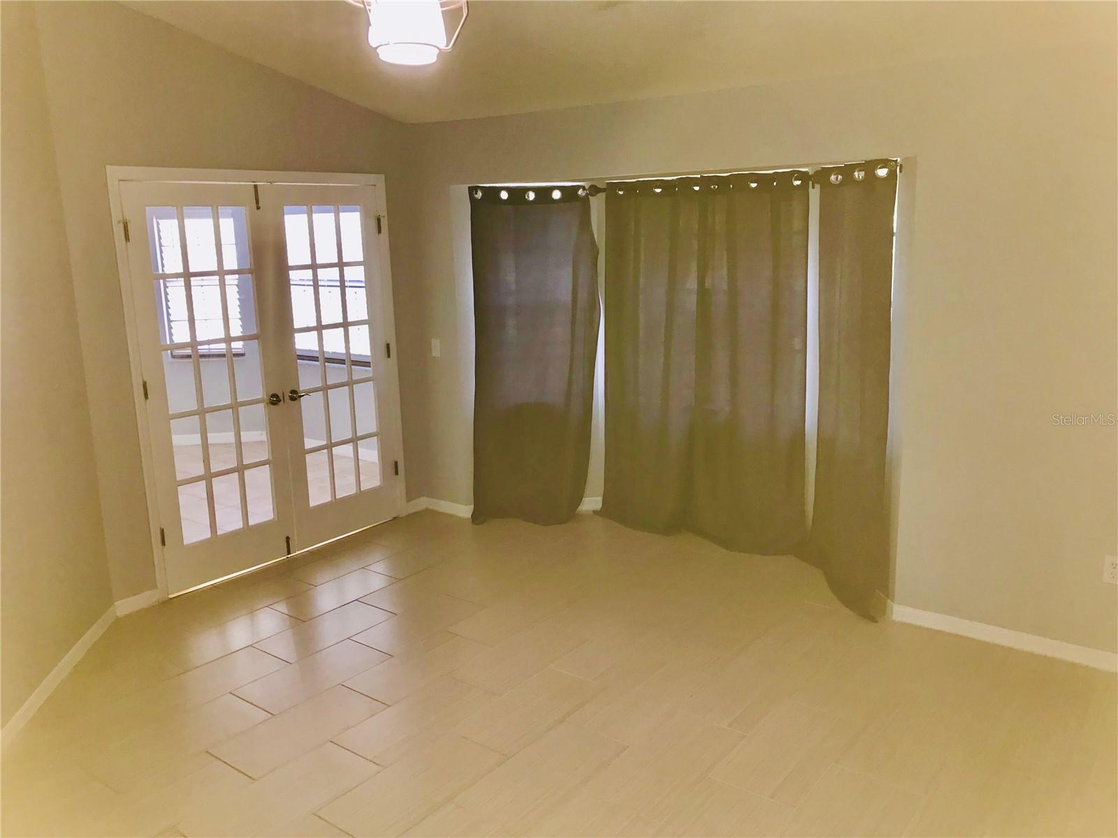 10425 La Mirage Ct #202 Property Photo 10