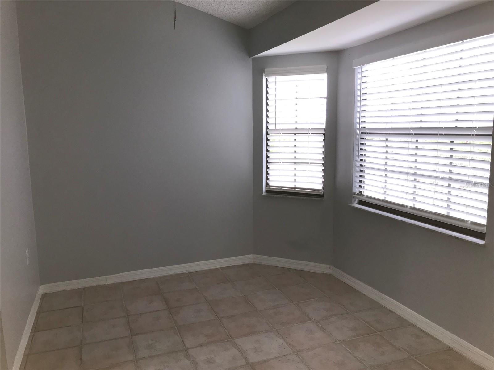 10425 La Mirage Ct #202 Property Photo 11