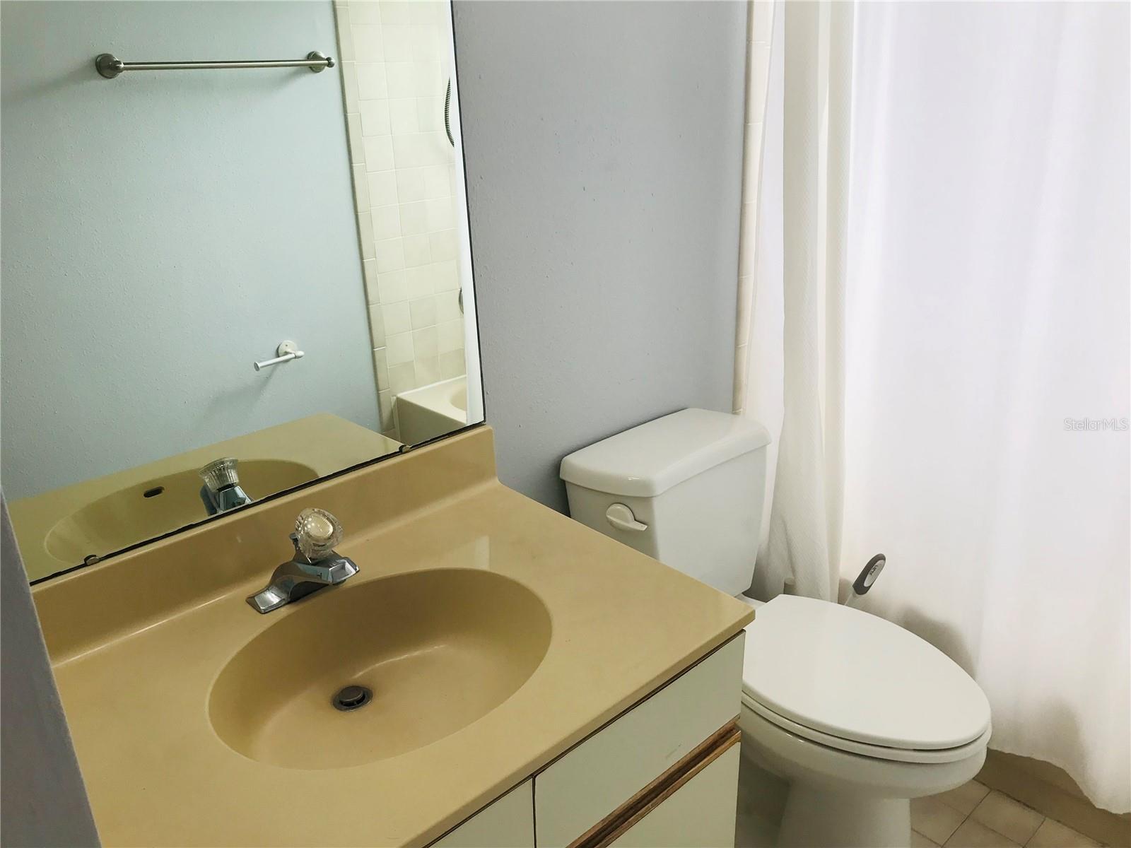 10425 La Mirage Ct #202 Property Photo 23