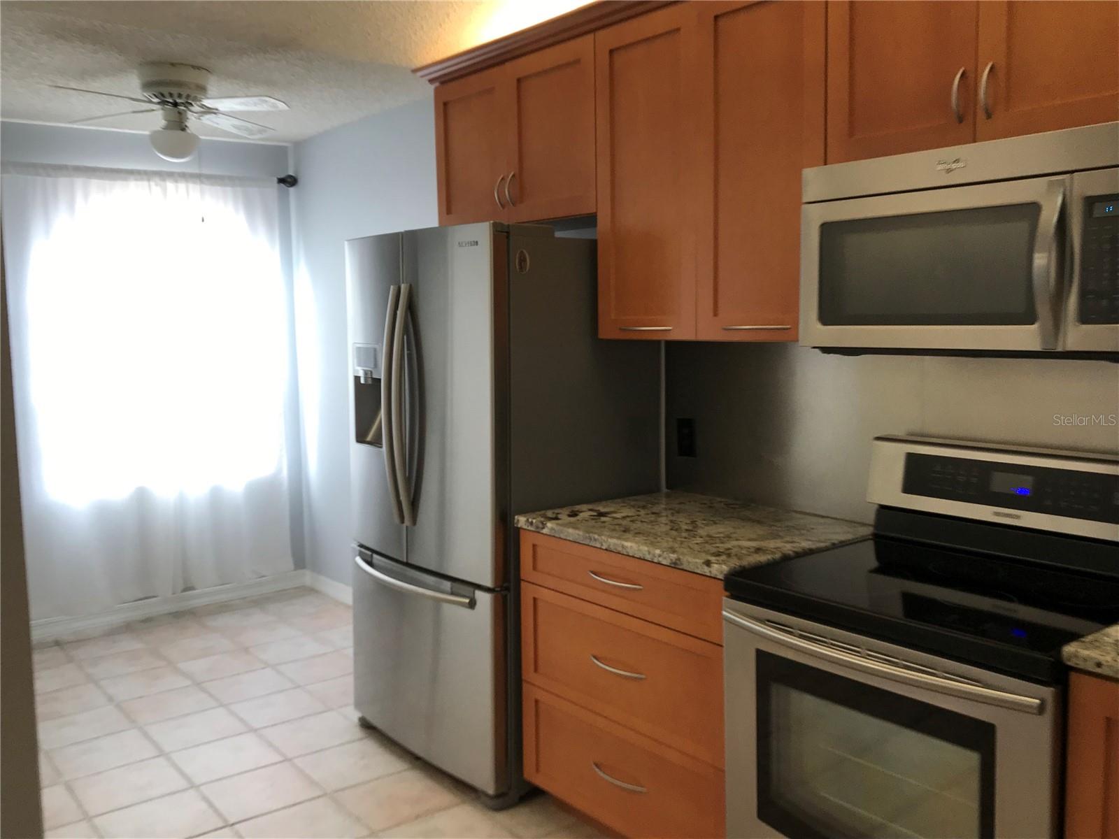 10425 La Mirage Ct #202 Property Photo 32