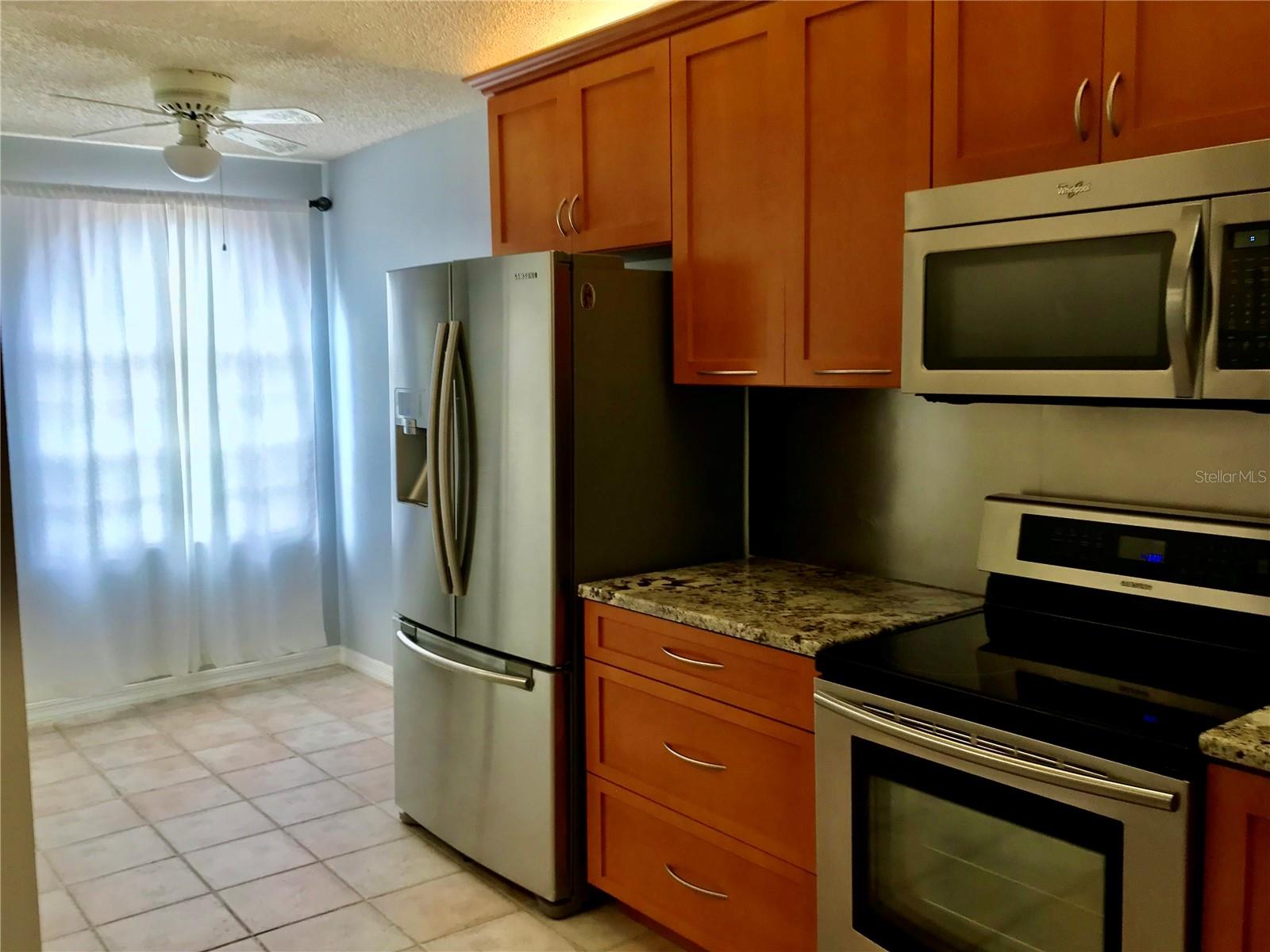 10425 La Mirage Ct #202 Property Photo 33