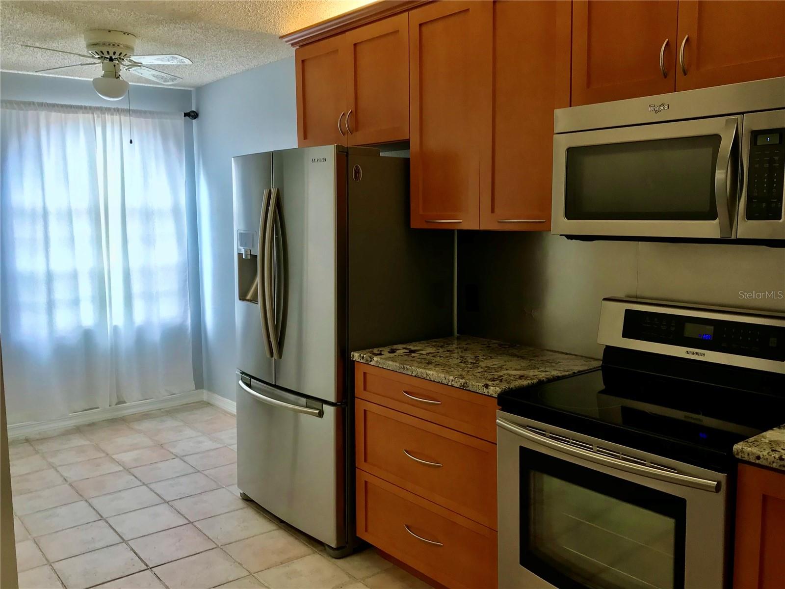 10425 La Mirage Ct #202 Property Photo 35