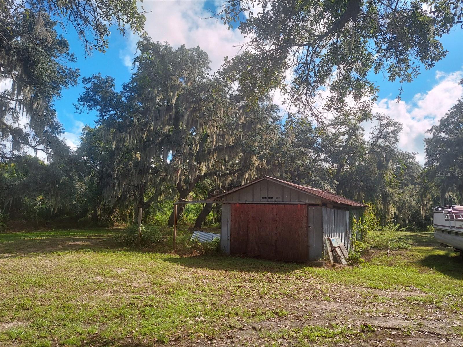 12016 Bullfrog Creek Rd Property Photo 4