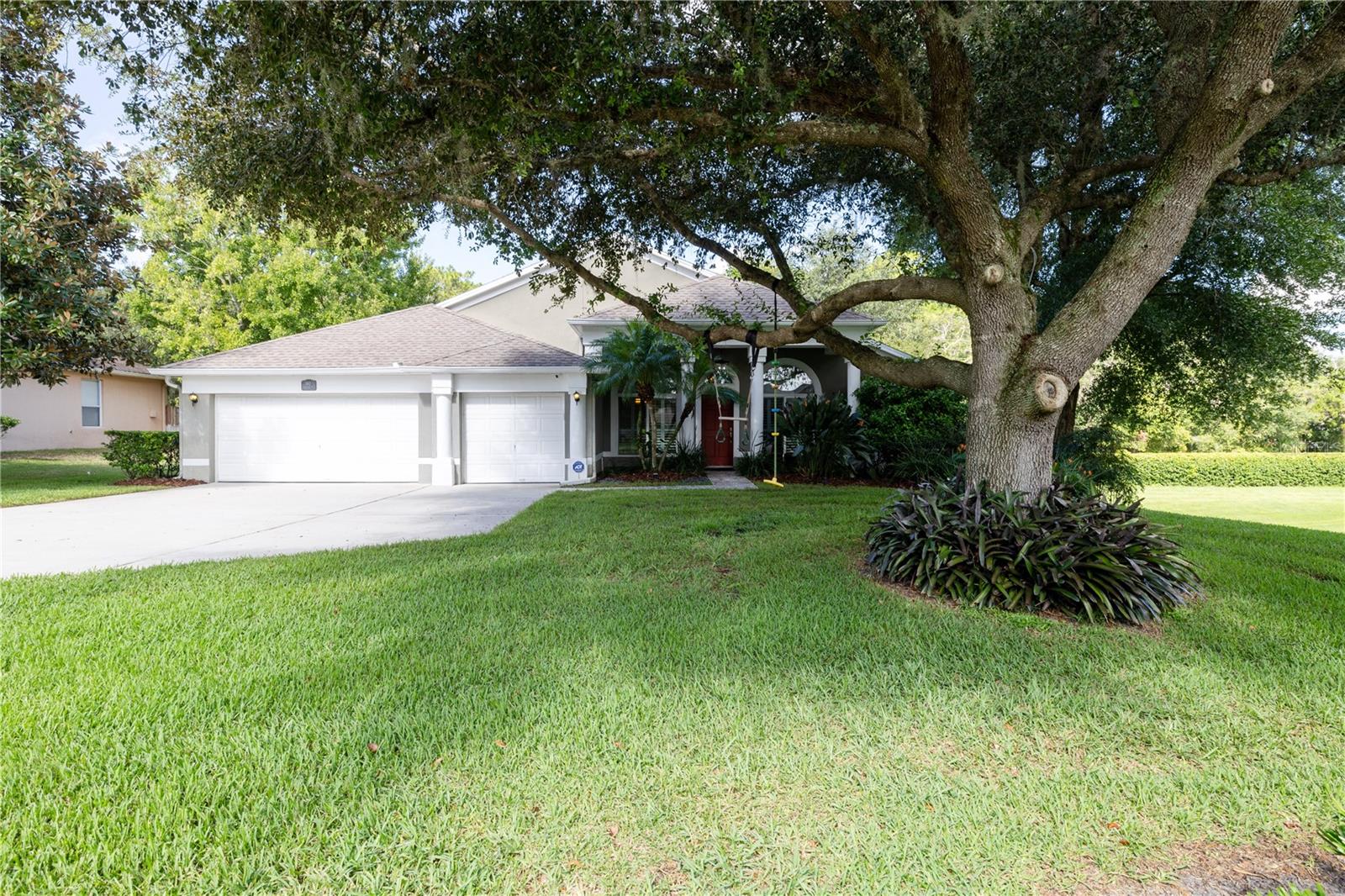 582 Caledonia Pl Property Photo 1