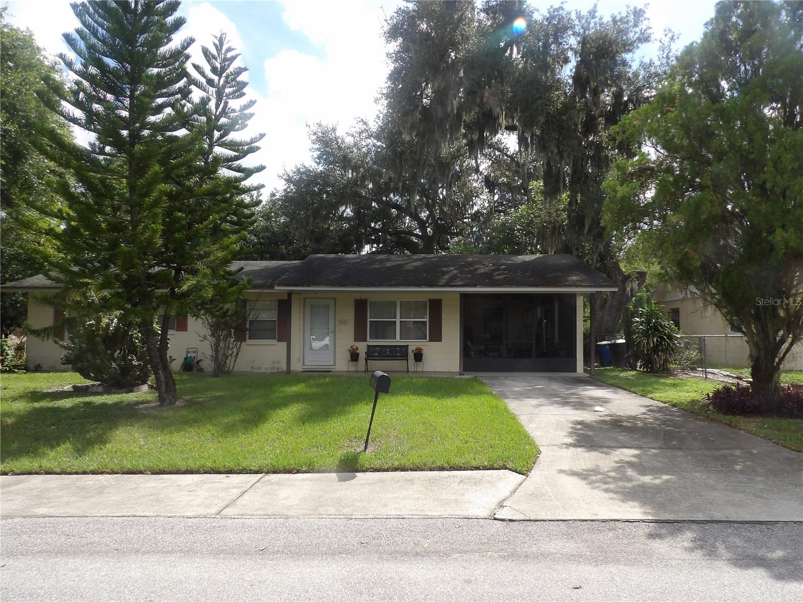 Gibbons Street Elem Real Estate Listings Main Image