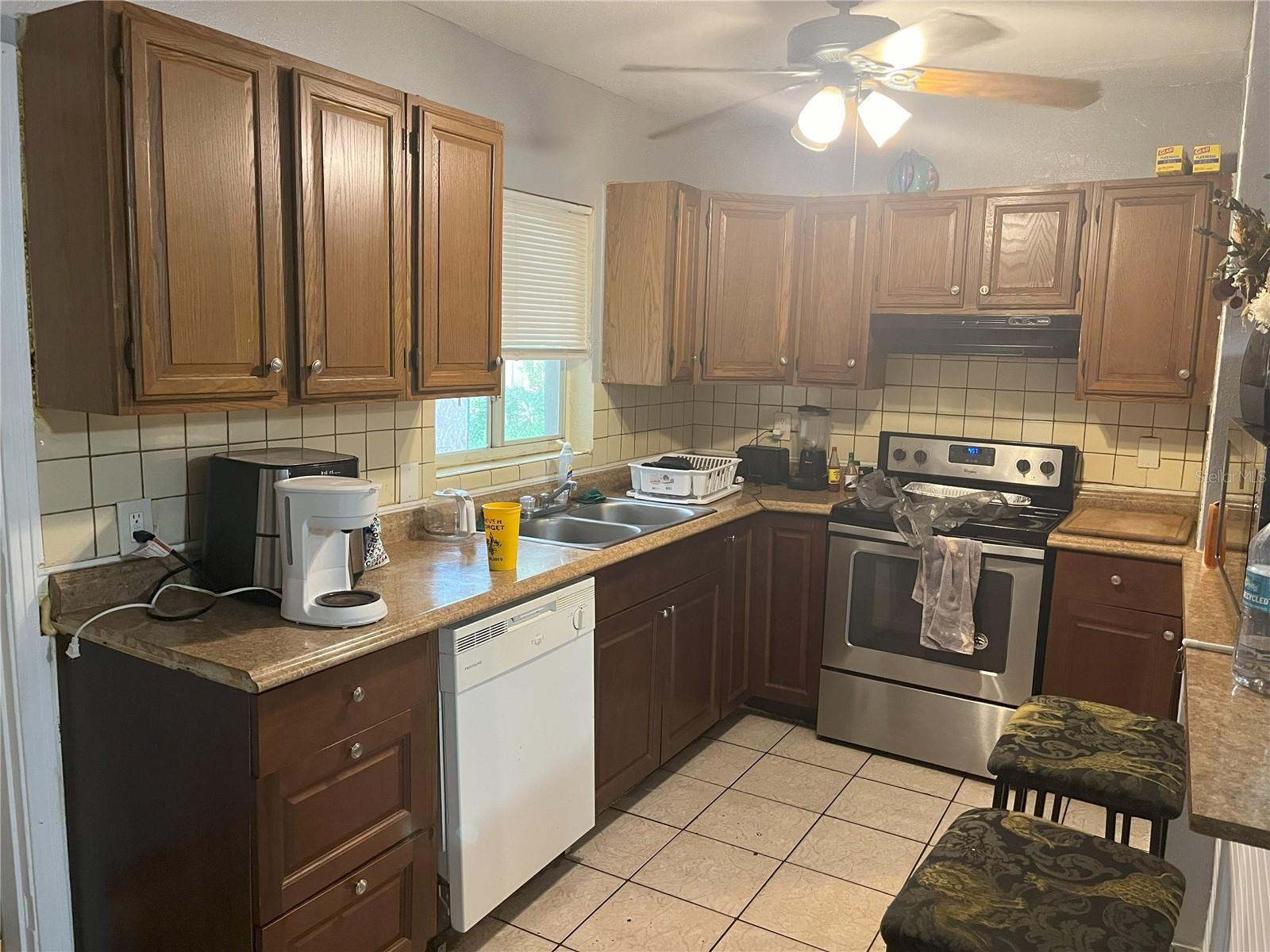 120 S San Remo Ave Property Photo 3