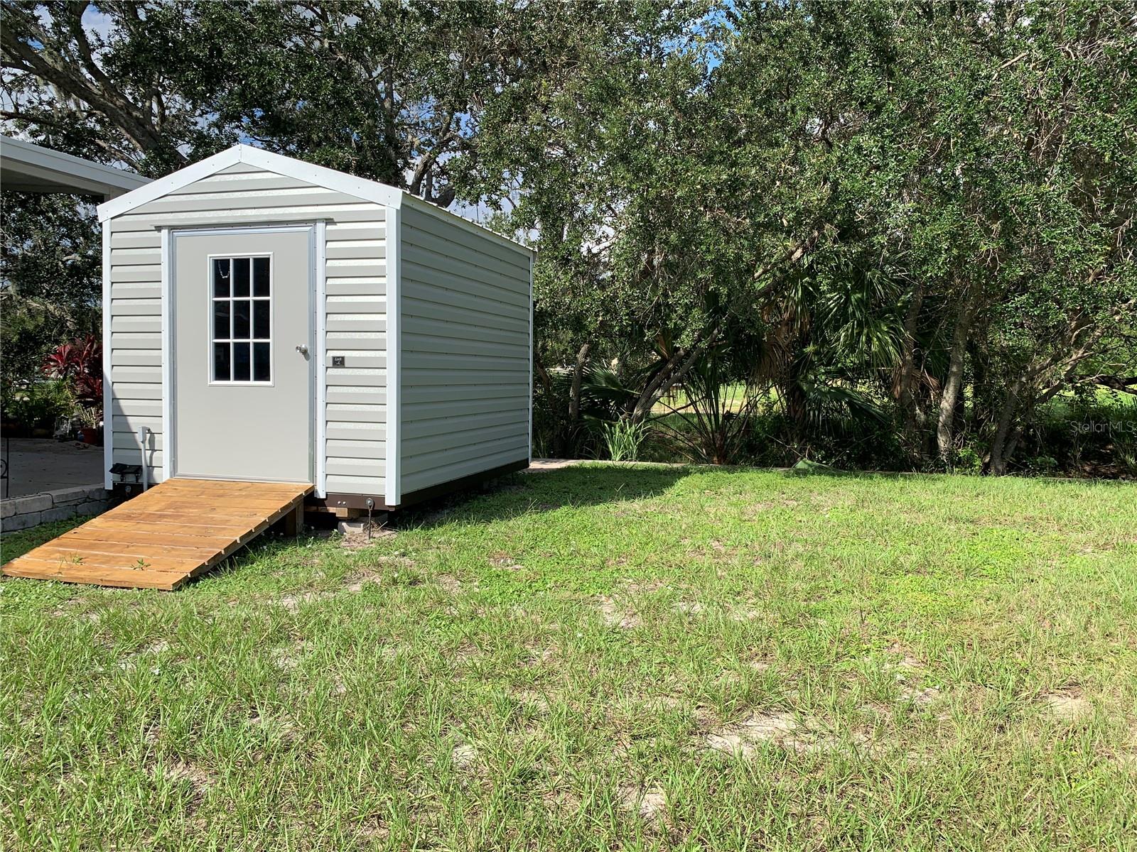 223 N Saint George Cir Property Photo 4