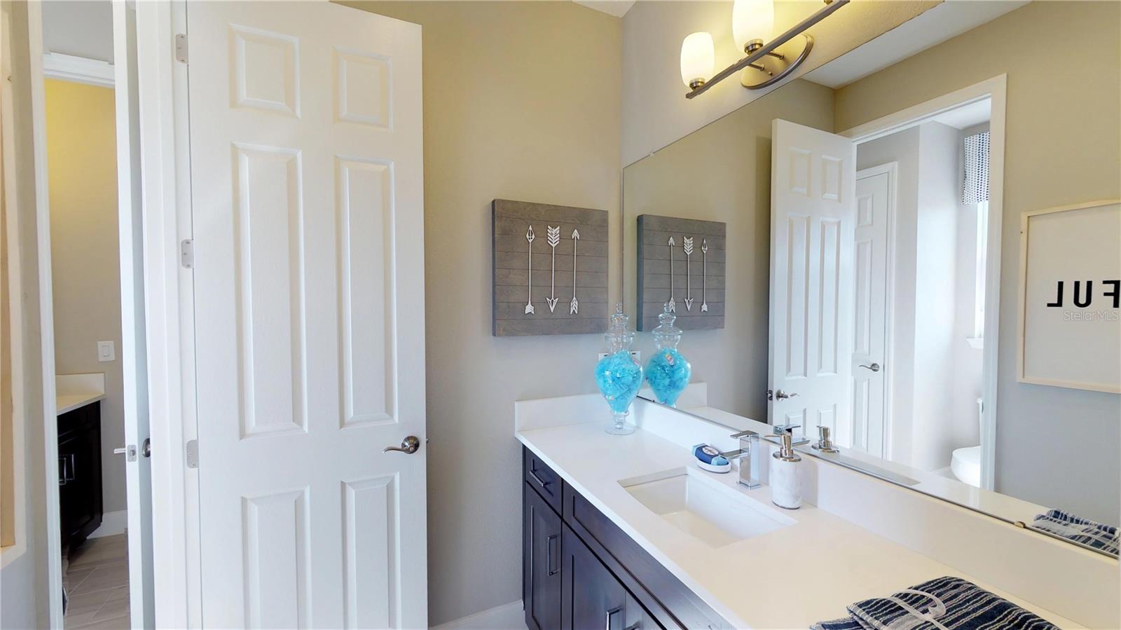 11172 Manor House Ln Property Photo 6