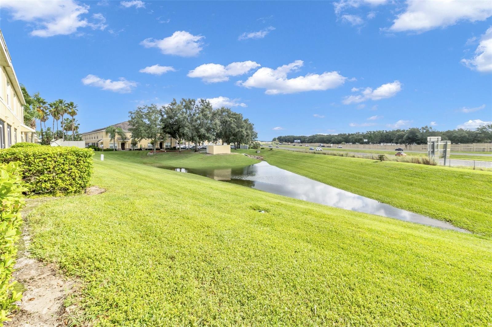 5333 River Rock Rd Property Photo 4