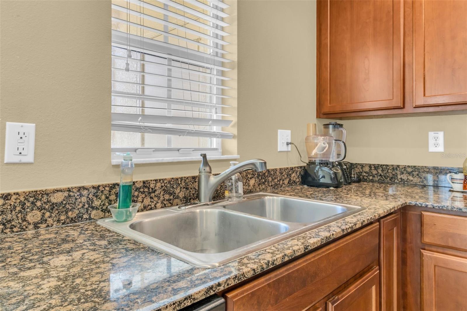 5333 River Rock Rd Property Photo 16