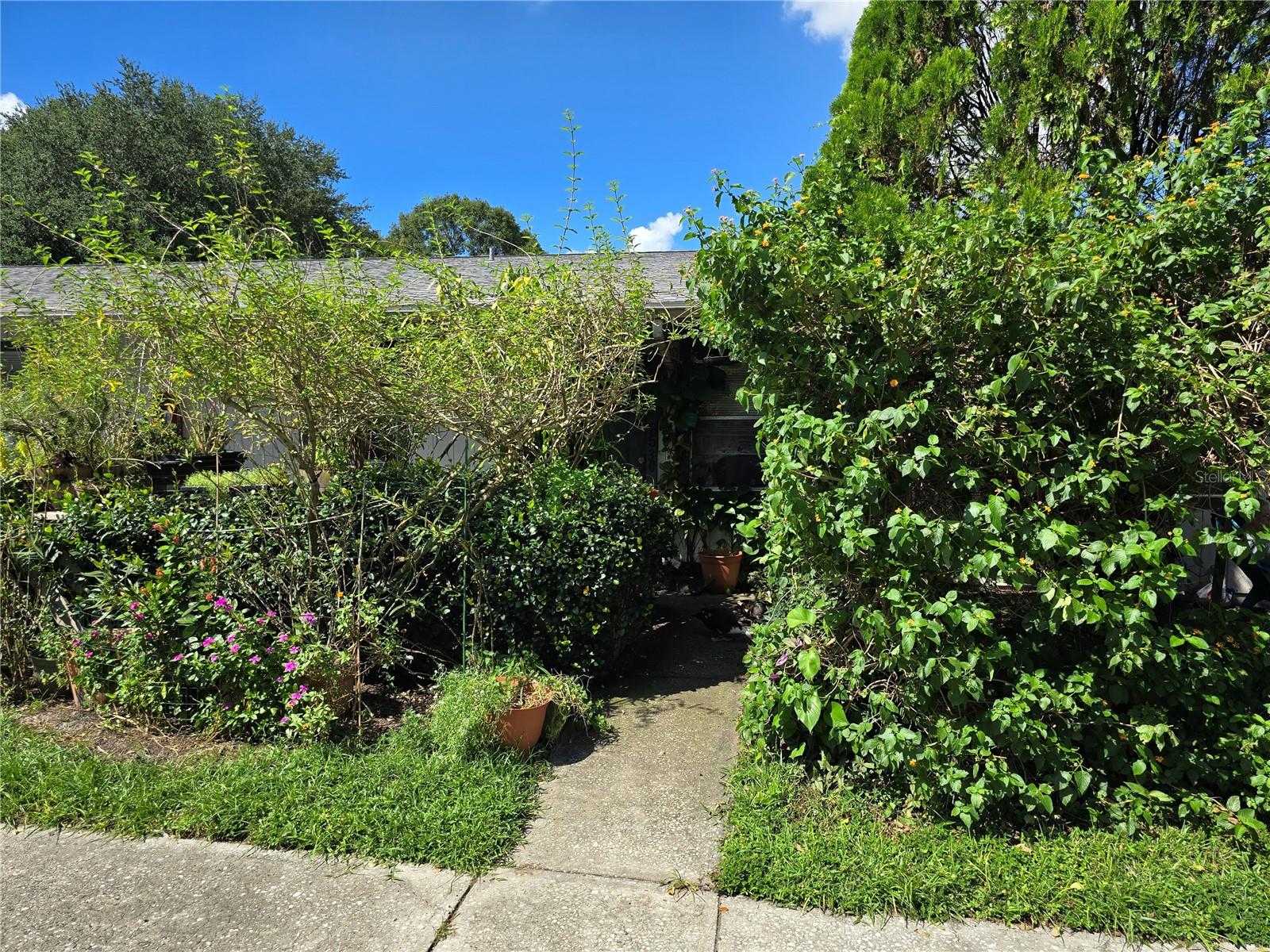 8528-8534 Channelview Cir Property Photo 4