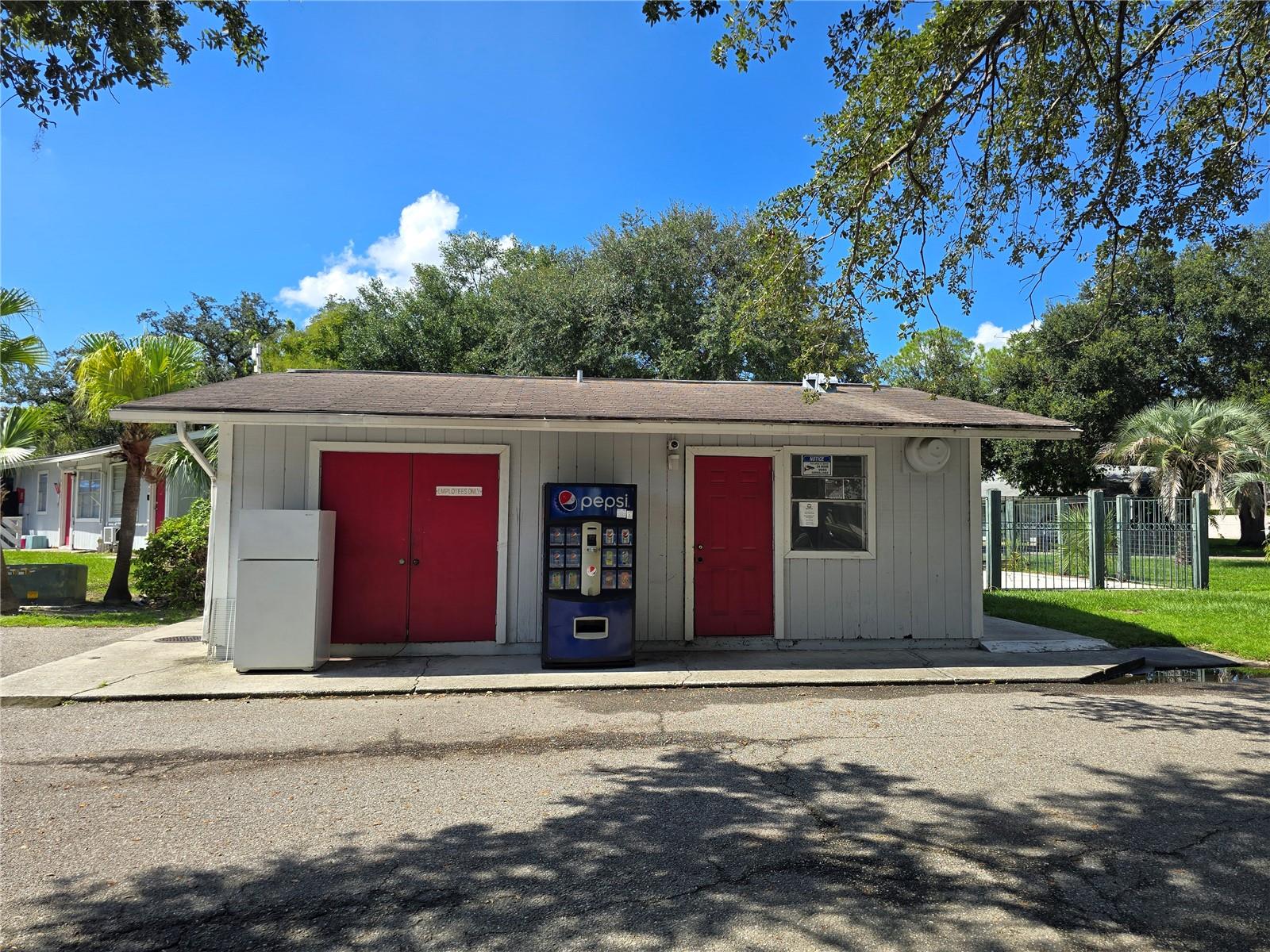 8528-8534 Channelview Cir Property Photo 7