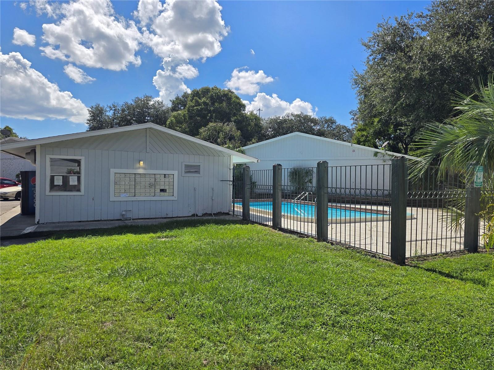8528-8534 Channelview Cir Property Photo 9