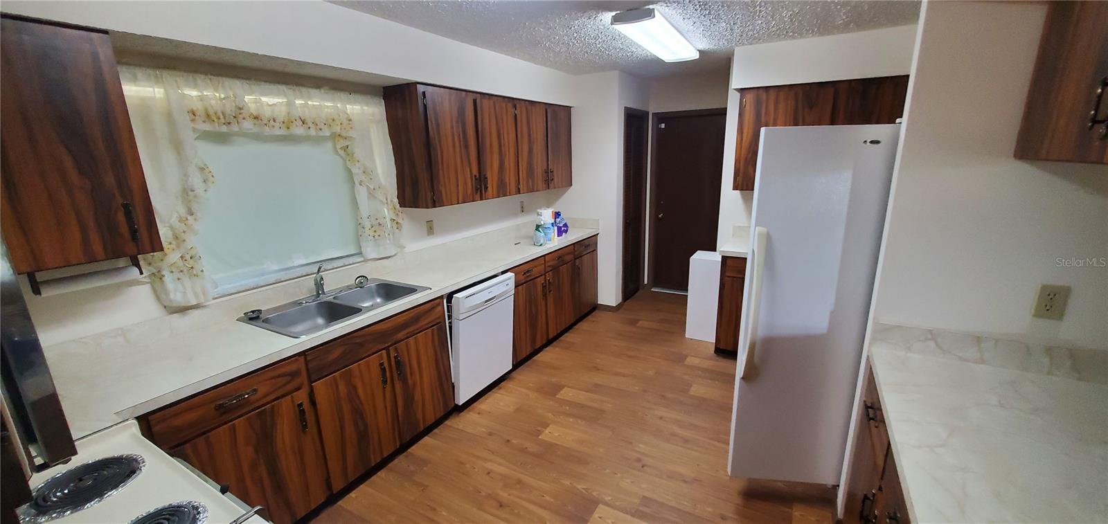 18300 State Road 52 Property Photo 8
