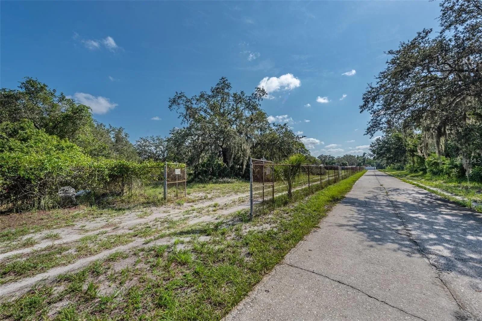 12154 Bullfrog Creek Rd Property Photo 3