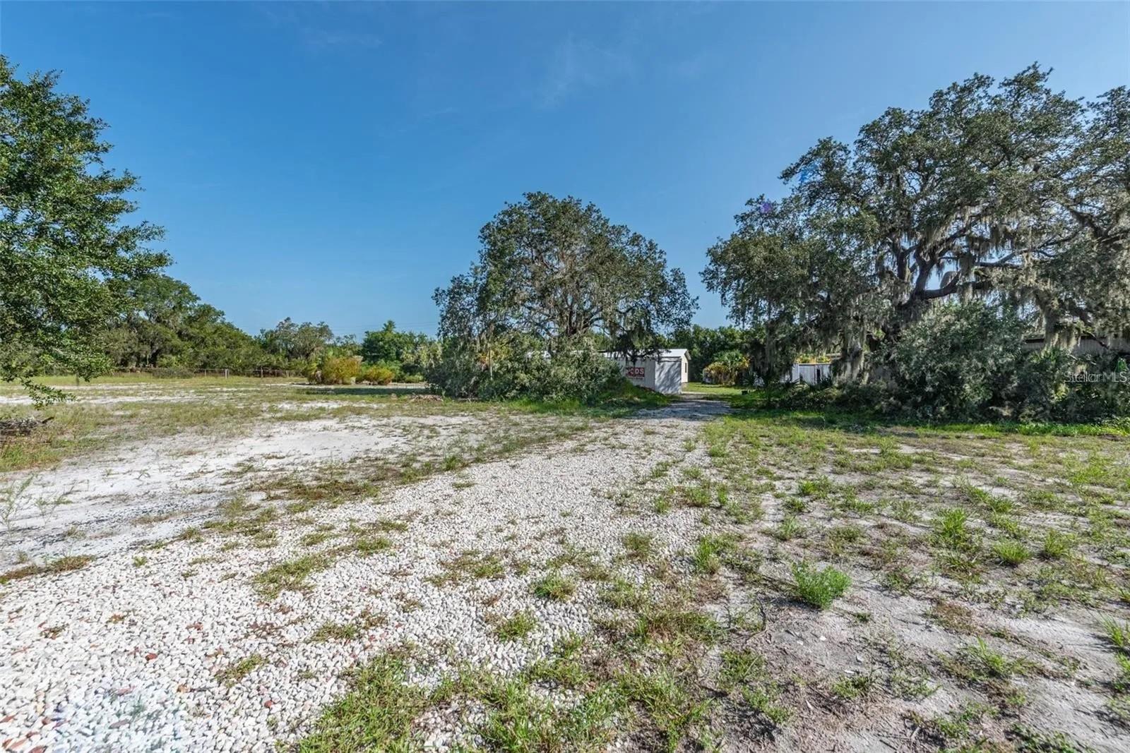 12154 Bullfrog Creek Rd Property Photo 4