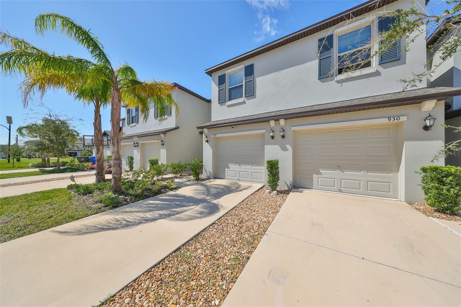 928 Royal Empress Dr Property Photo 3