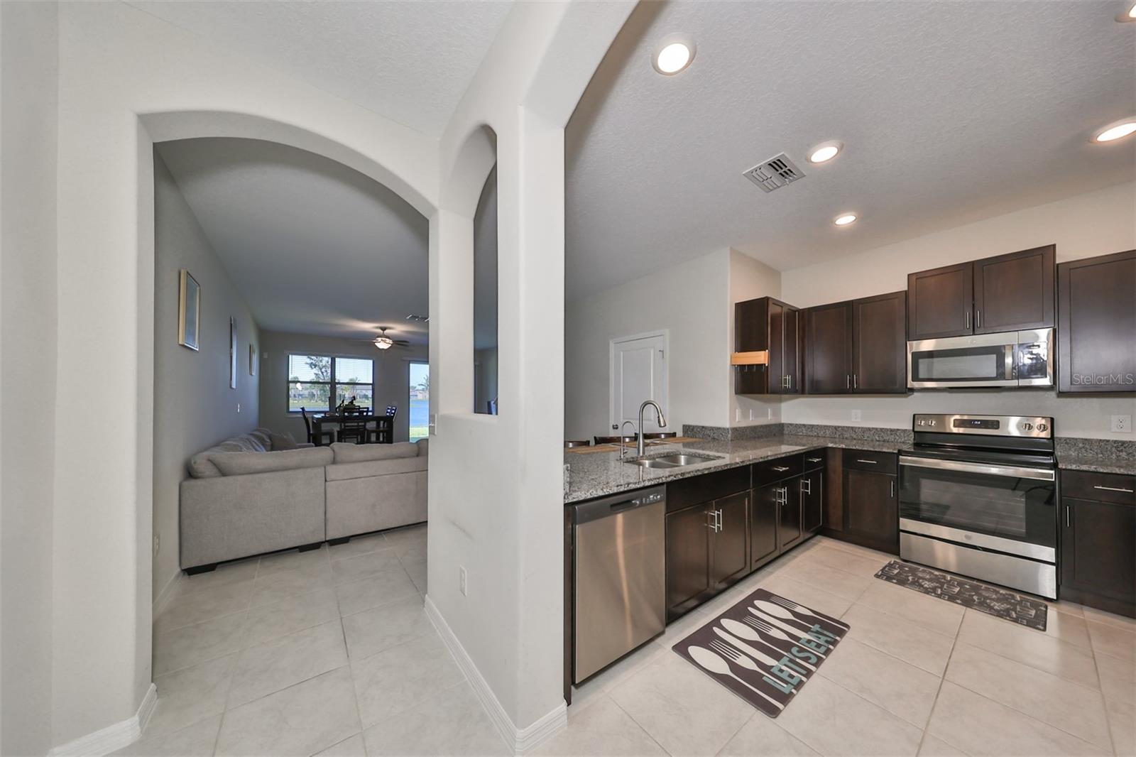 928 Royal Empress Dr Property Photo 8