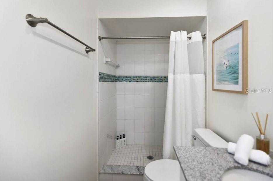 10075 W Bay St Property Photo 8