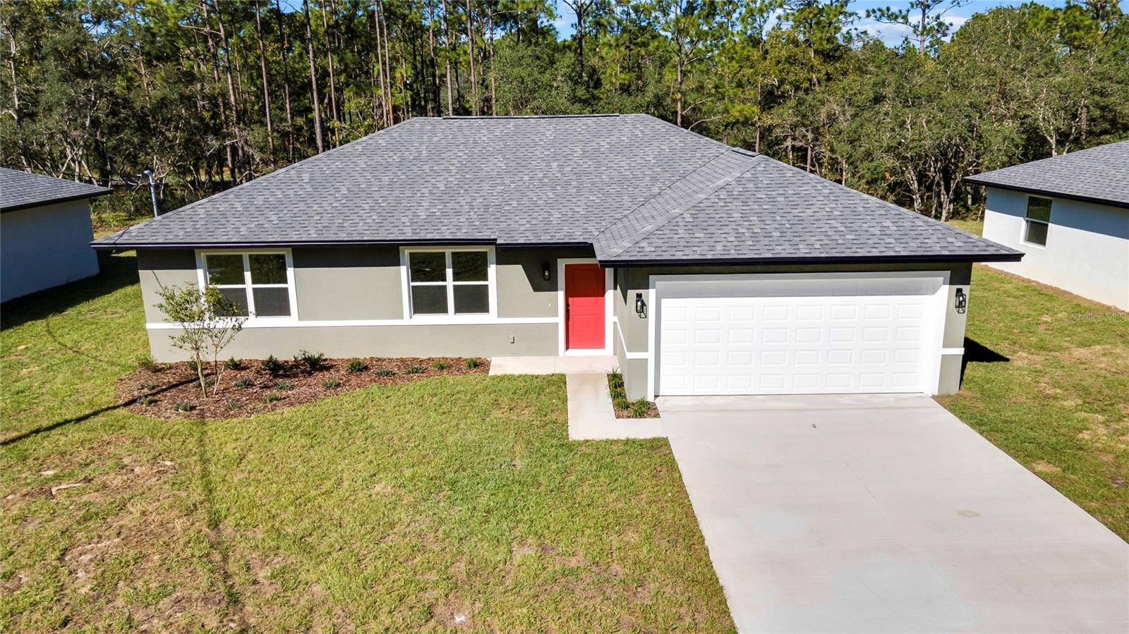 8104 N Santos Dr Property Photo 2