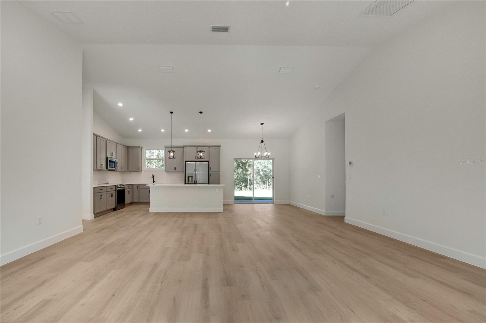 8104 N Santos Dr Property Photo 8
