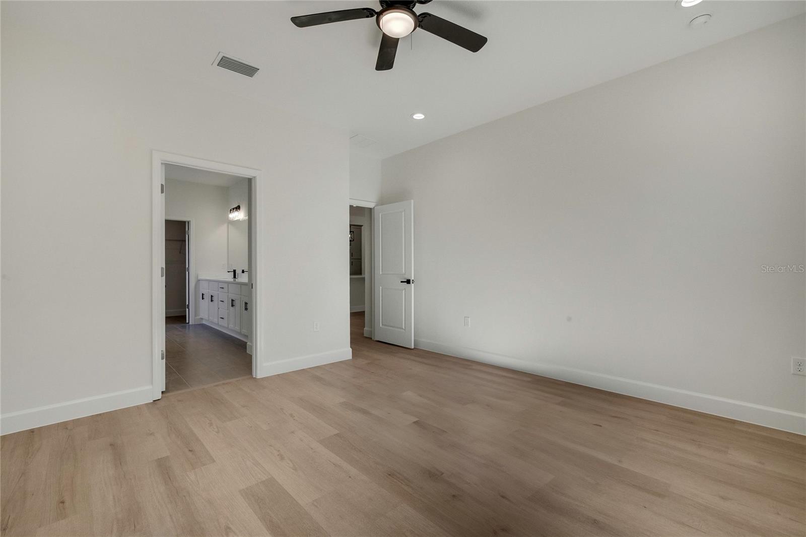 8104 N Santos Dr Property Photo 21