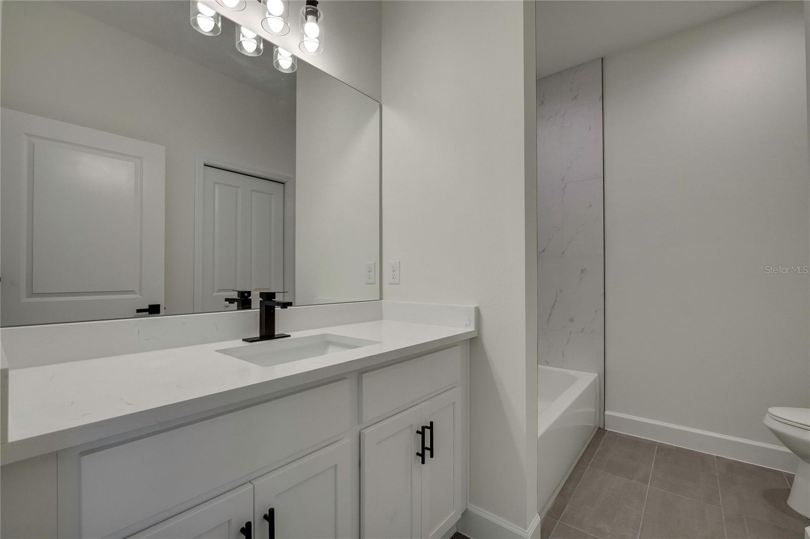 8104 N Santos Dr Property Photo 33