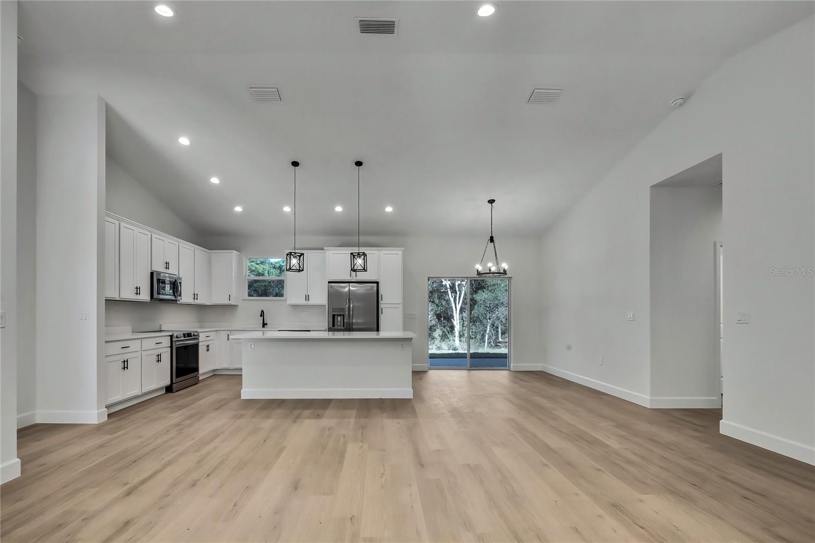 8118 N Santos Dr Property Photo 8