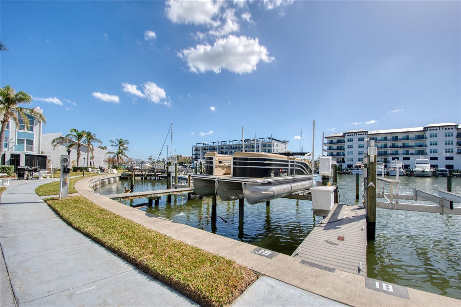 179 Medallion Blvd #c Property Photo 43