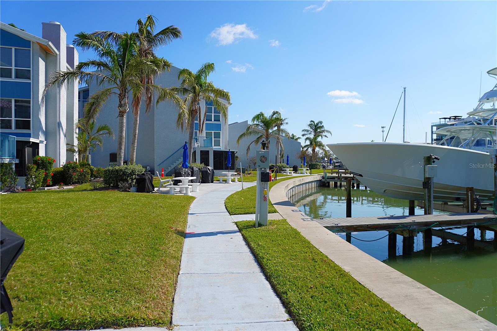 179 Medallion Blvd #c Property Photo 44