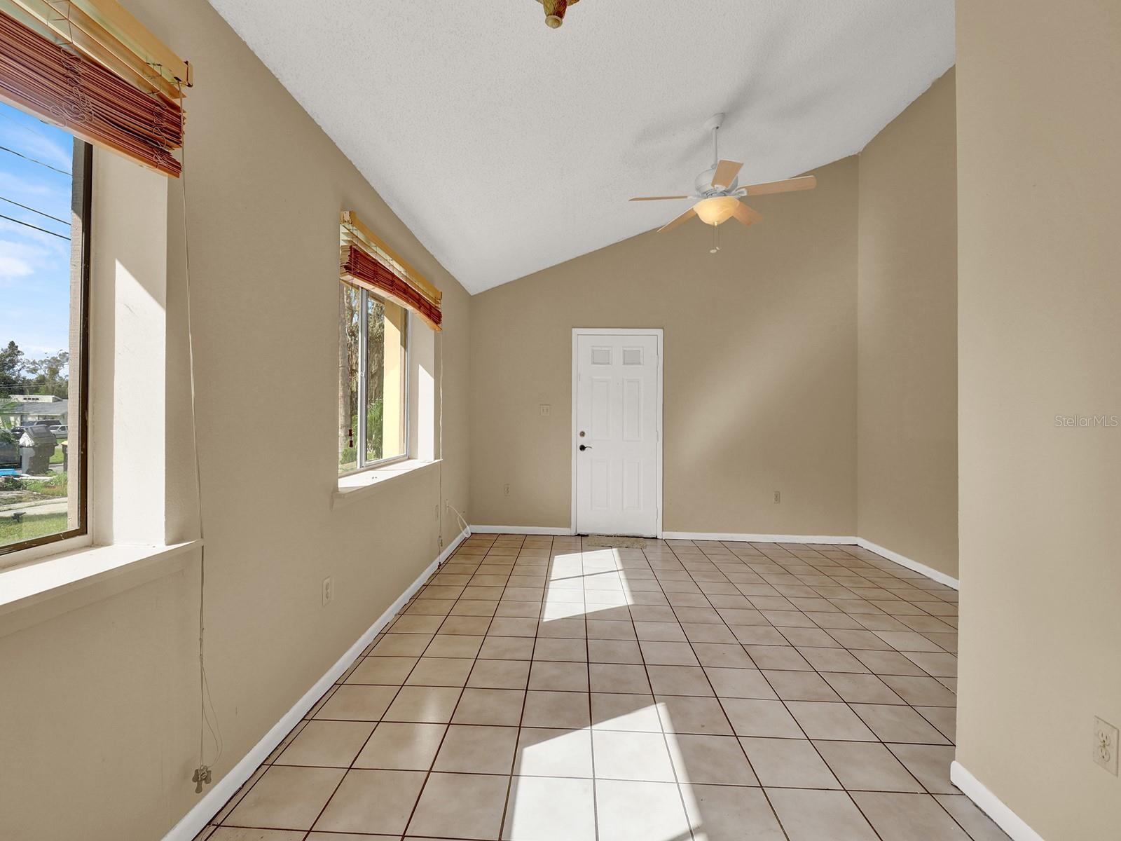 1057 Old South Dr Property Photo 16