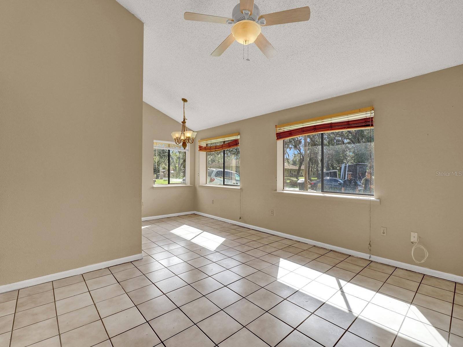 1057 Old South Dr Property Photo 18