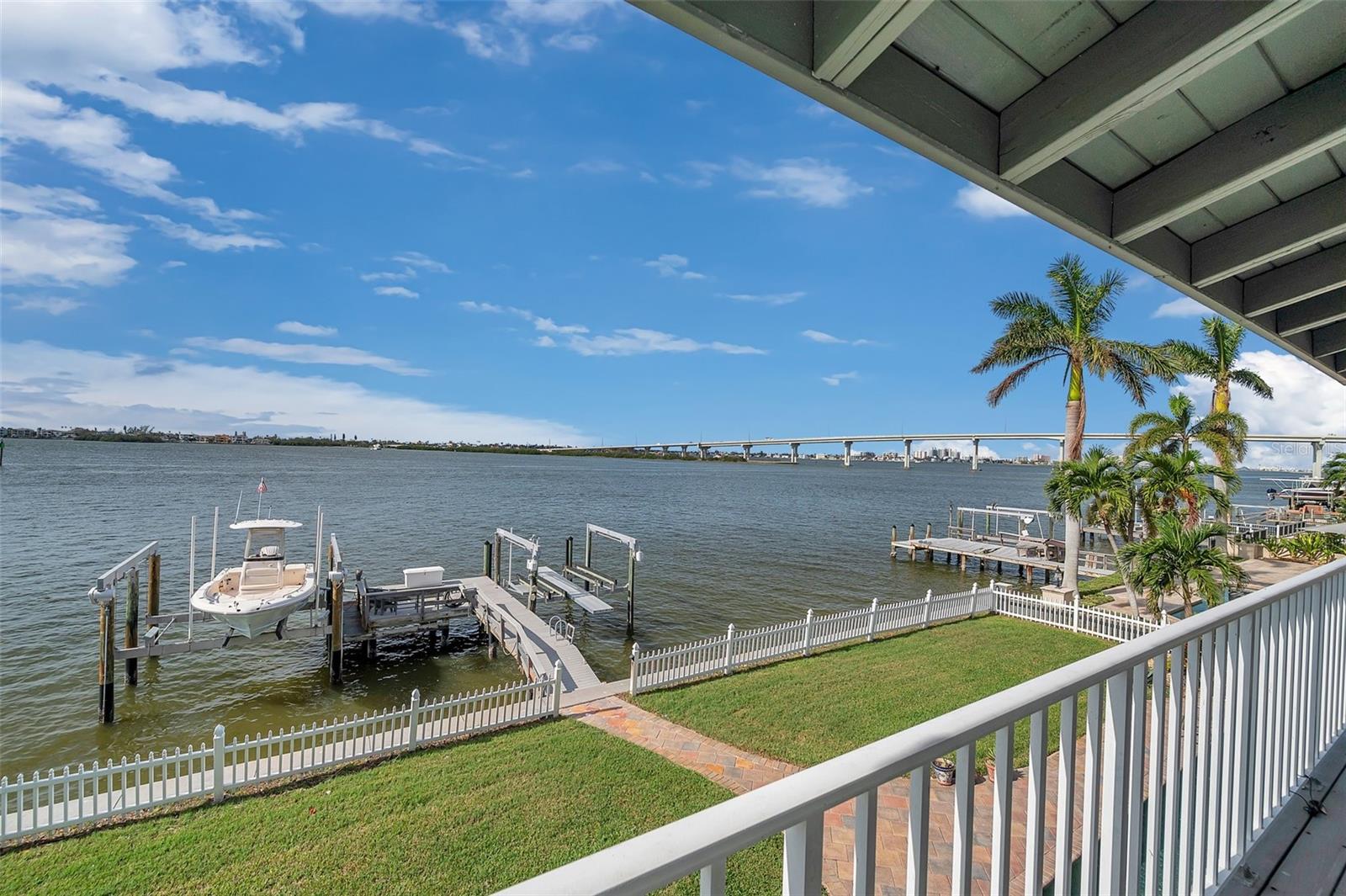208 Driftwood Ln Property Photo
