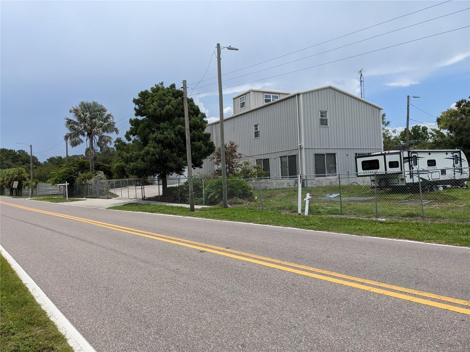5114/5116 W Commerce St Property Photo 2