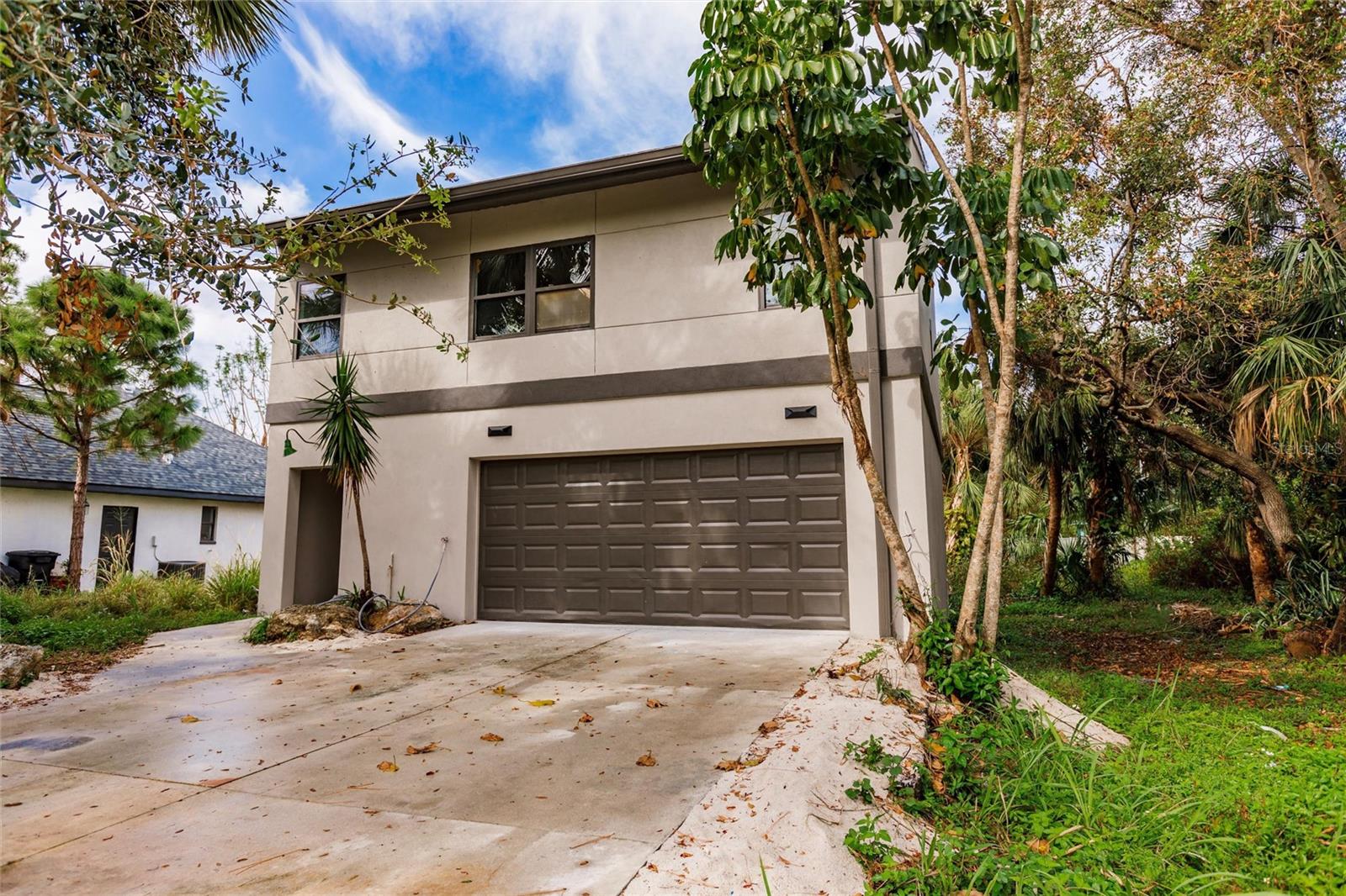 21048 PEACHLAND BLVD