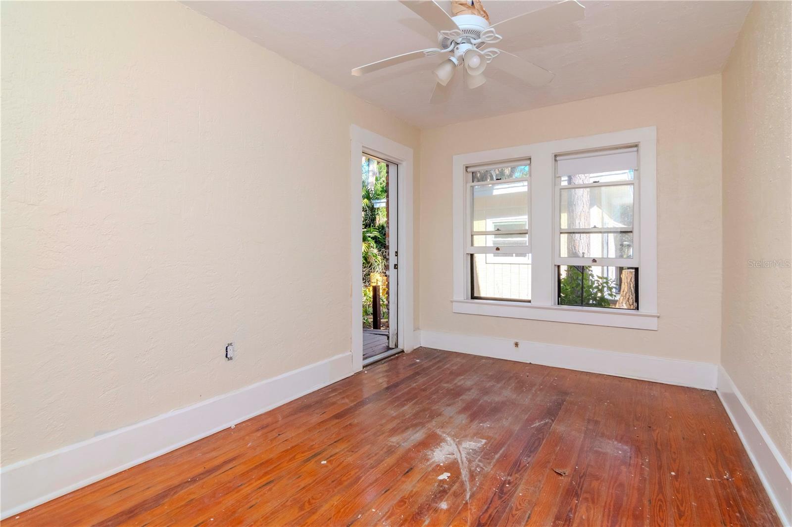 223 Bath St Property Photo 11