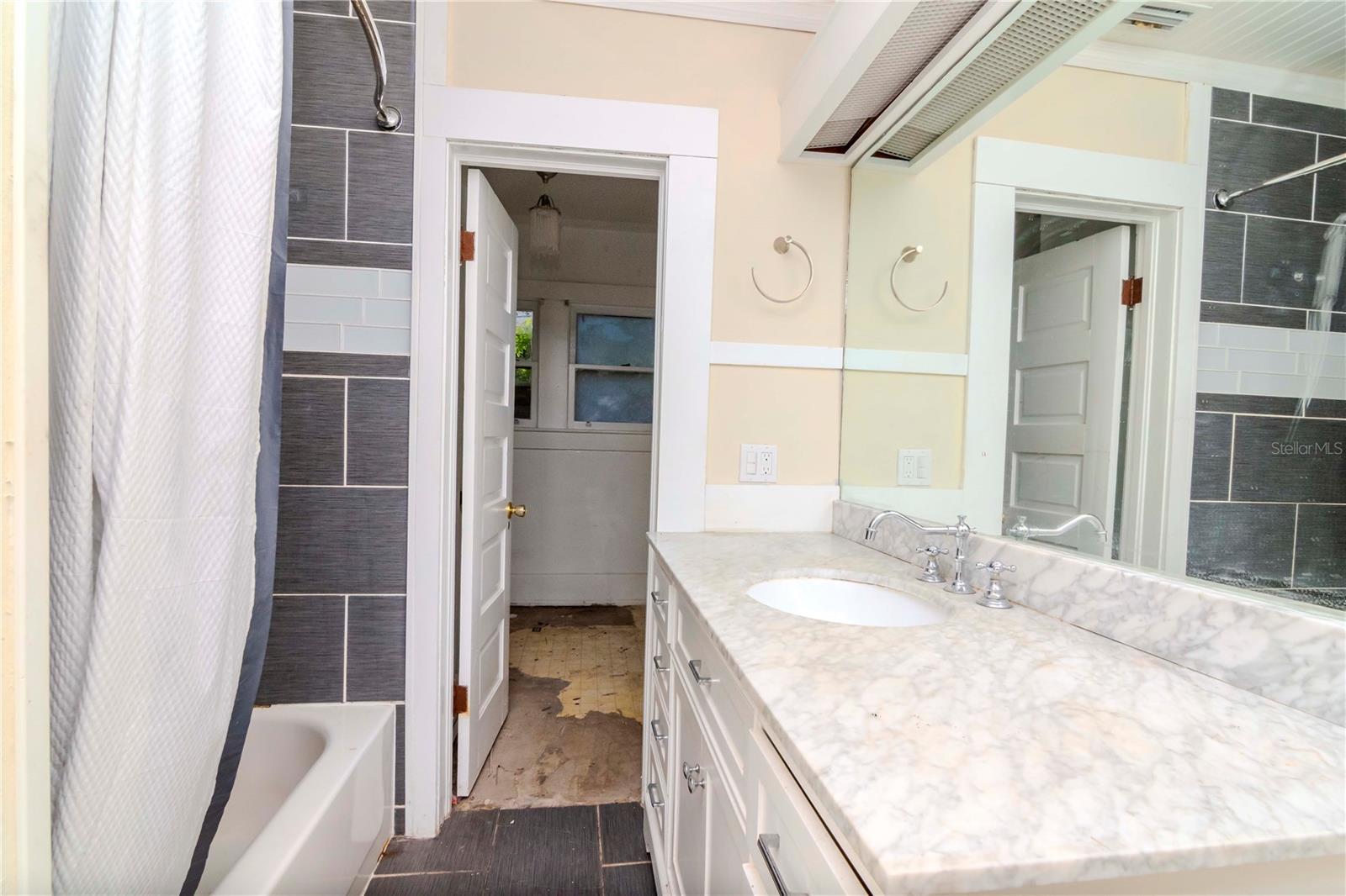 223 Bath St Property Photo 19