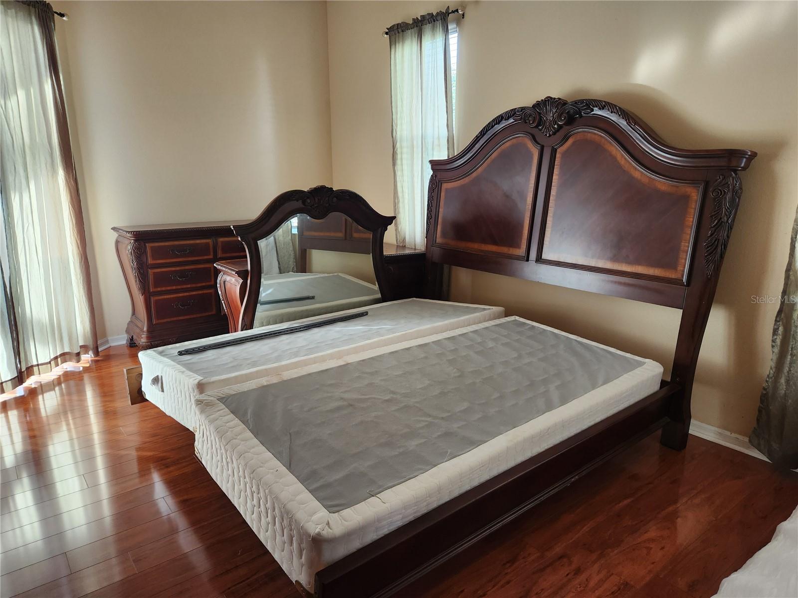 TB8323115 Property Photo 7