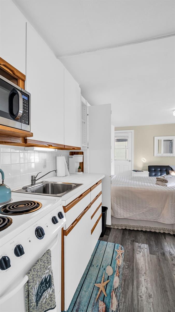 483 E Shore Dr #d3 Property Photo 9