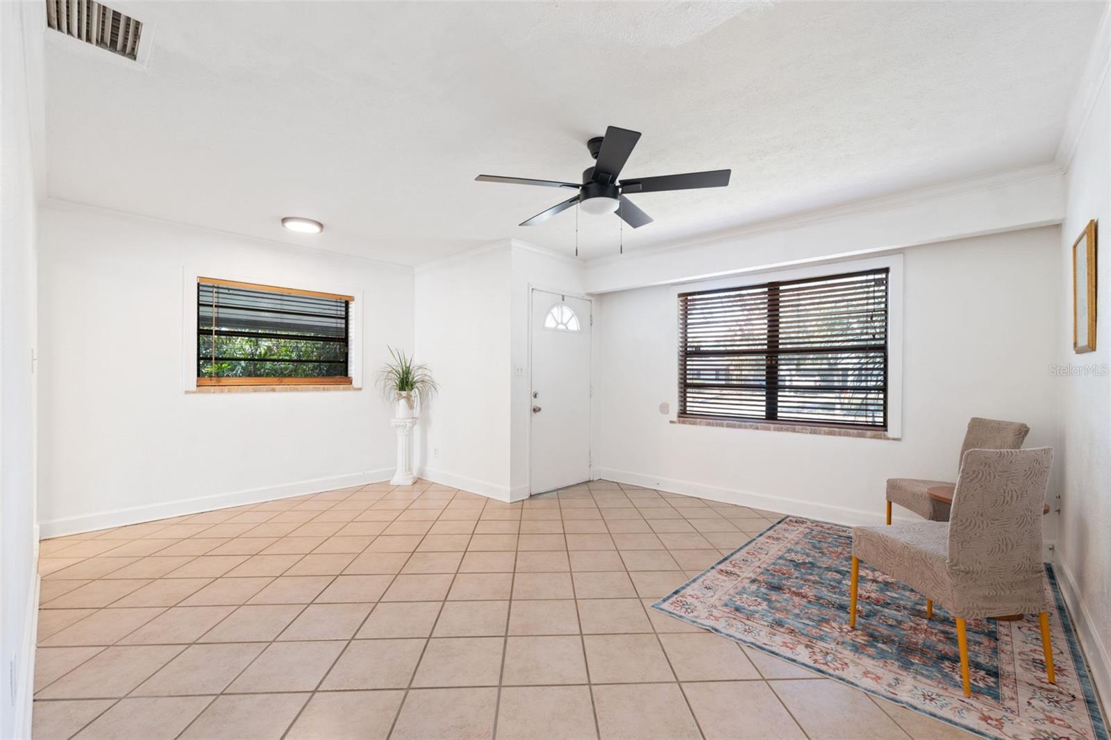 3918 W Fig St Property Photo 6