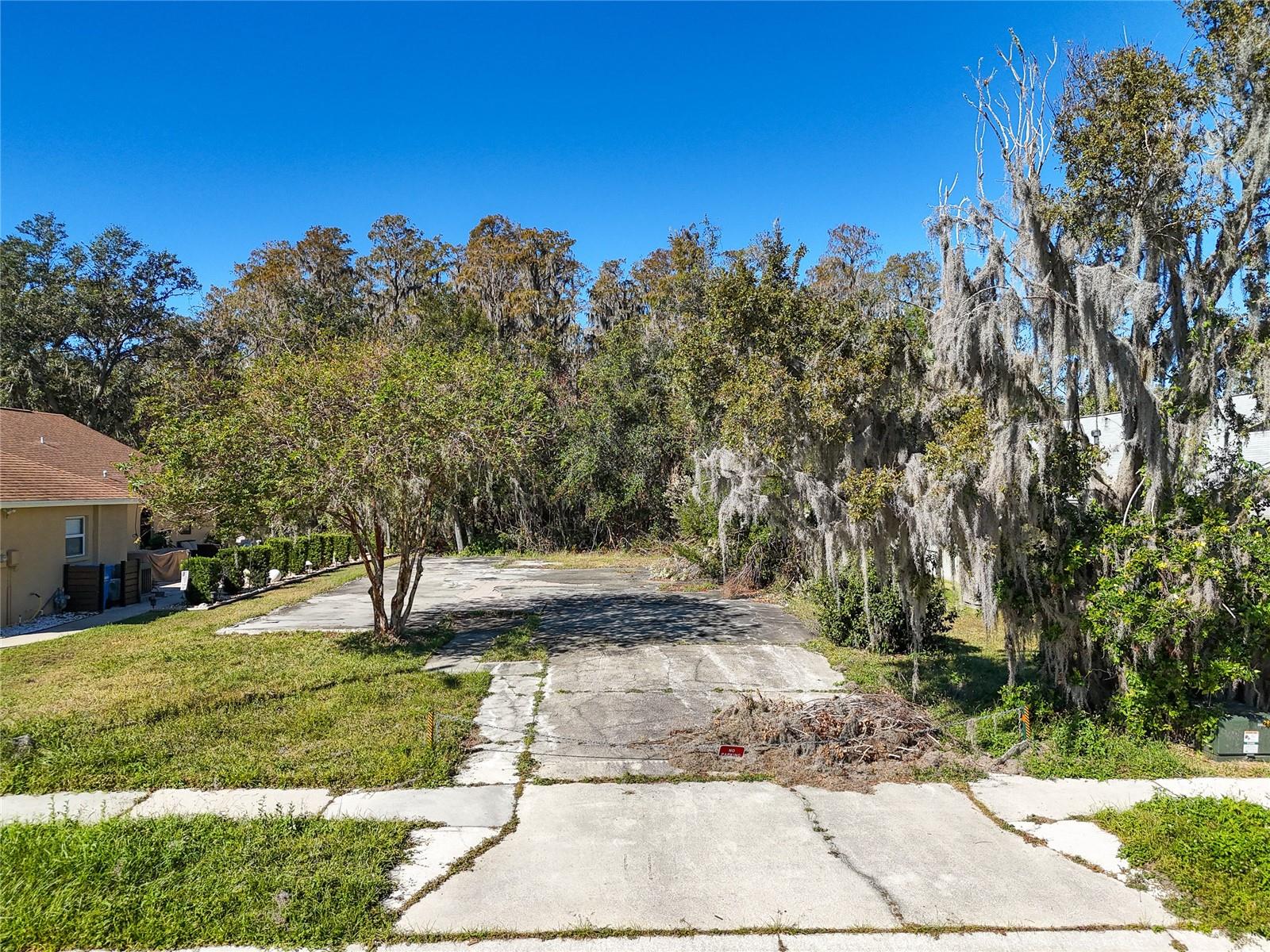 1323 Baythorn Dr Property Photo 1