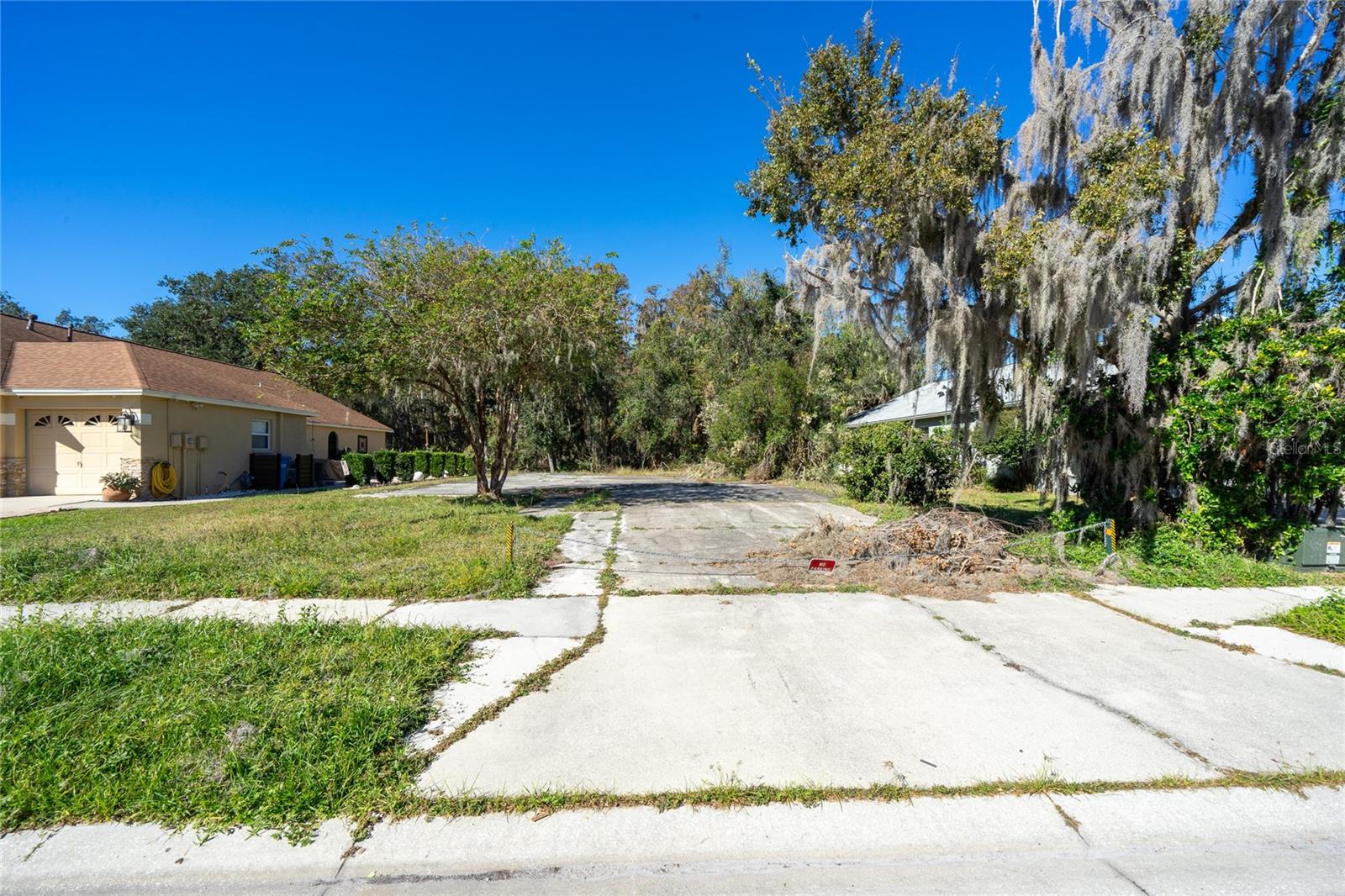 1323 Baythorn Dr Property Photo 15
