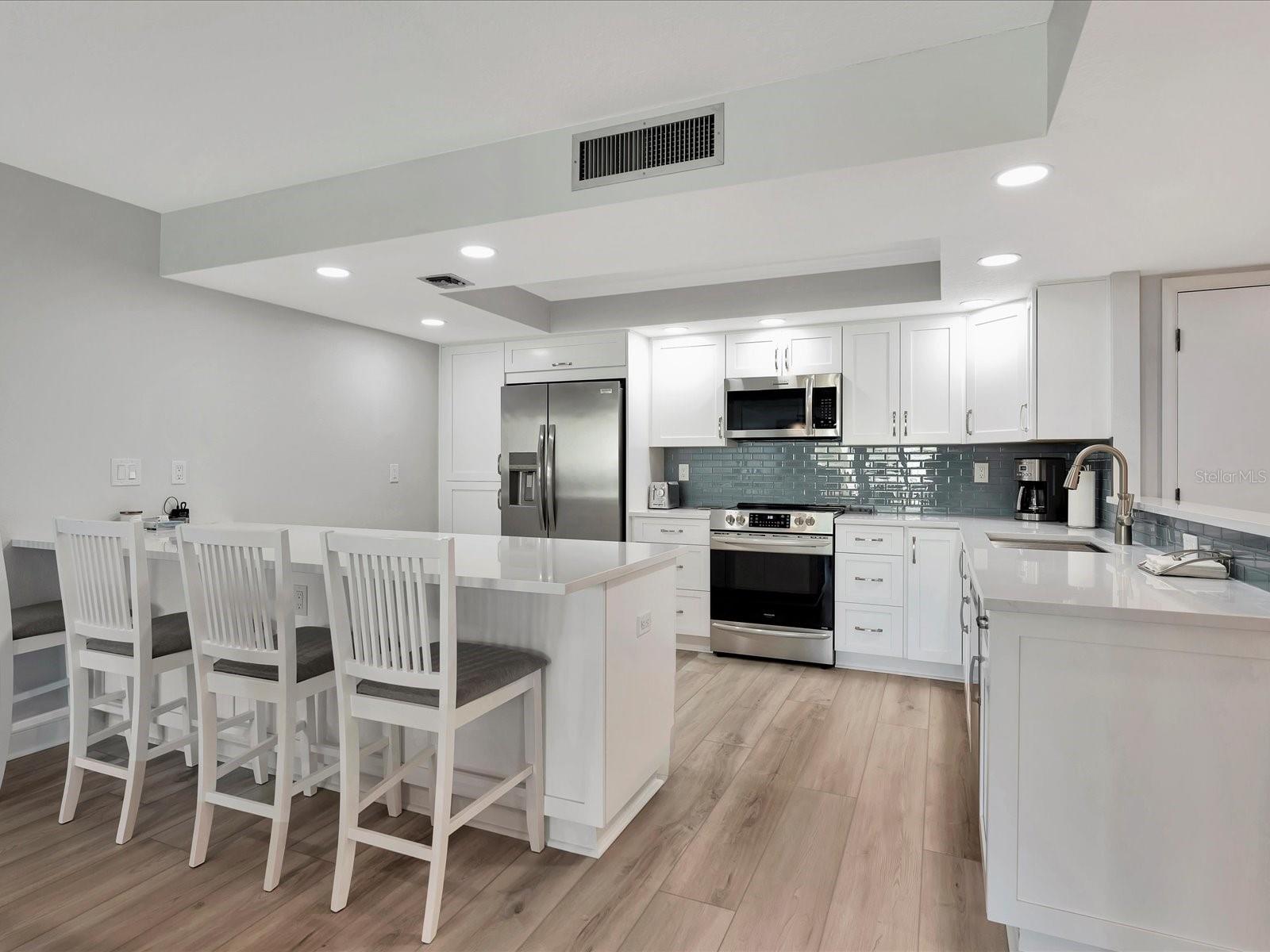 1430 Gulf Blvd #612 Property Photo 6
