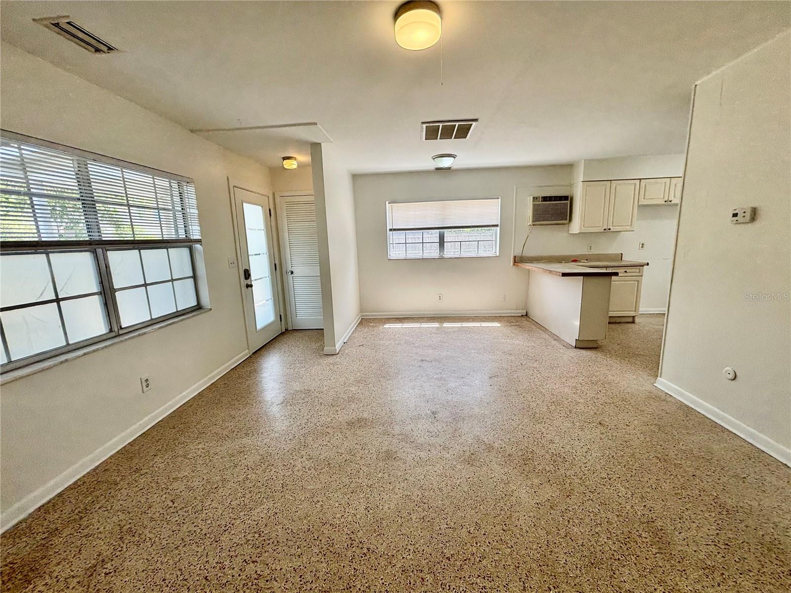 3211 S Ferdinand Ave Property Photo 11