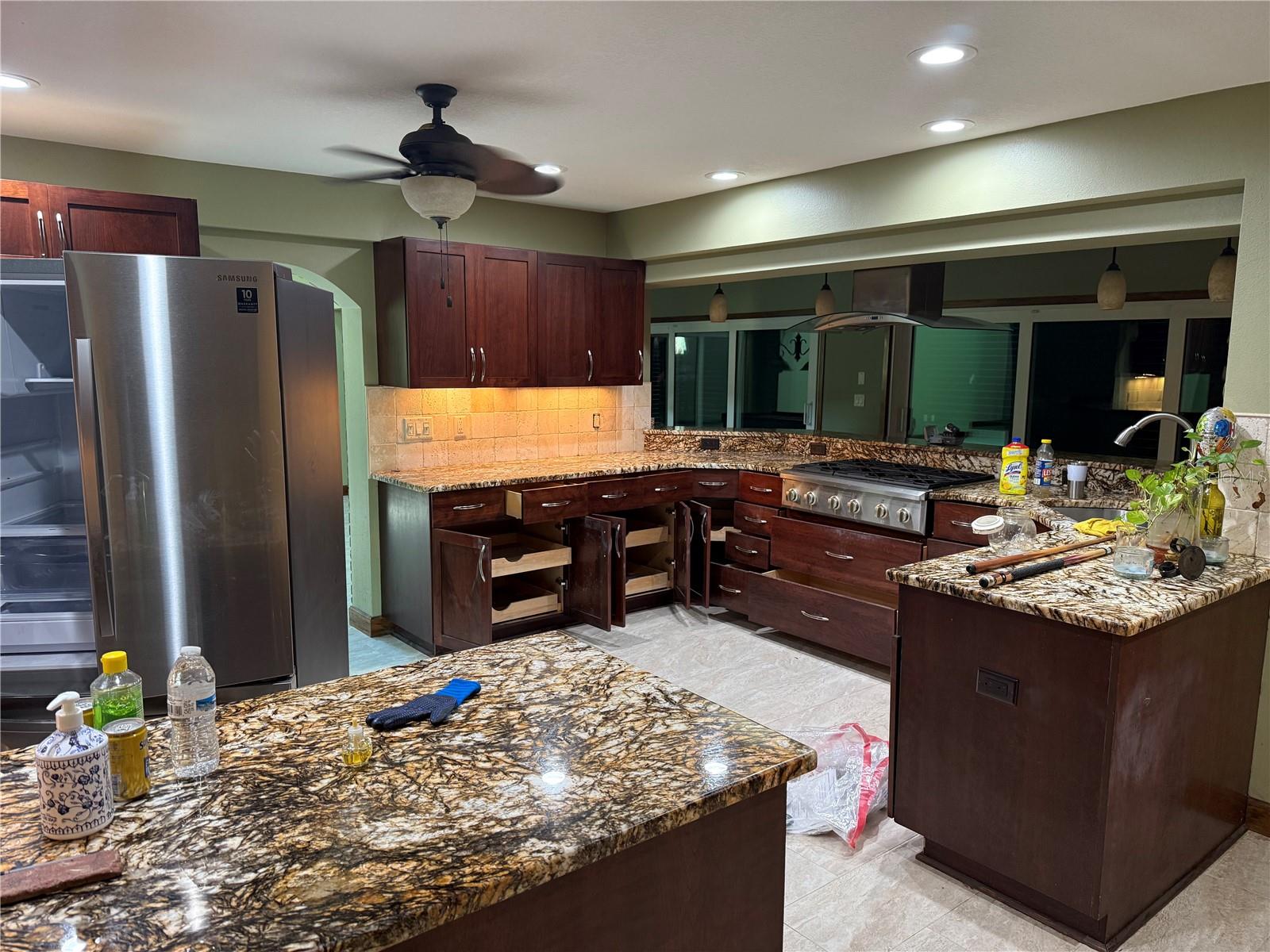 710 Shore Dr E Property Photo 21