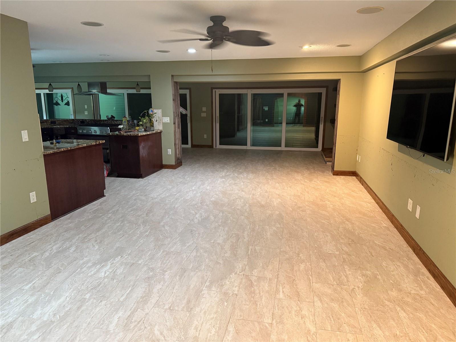 710 Shore Dr E Property Photo 25