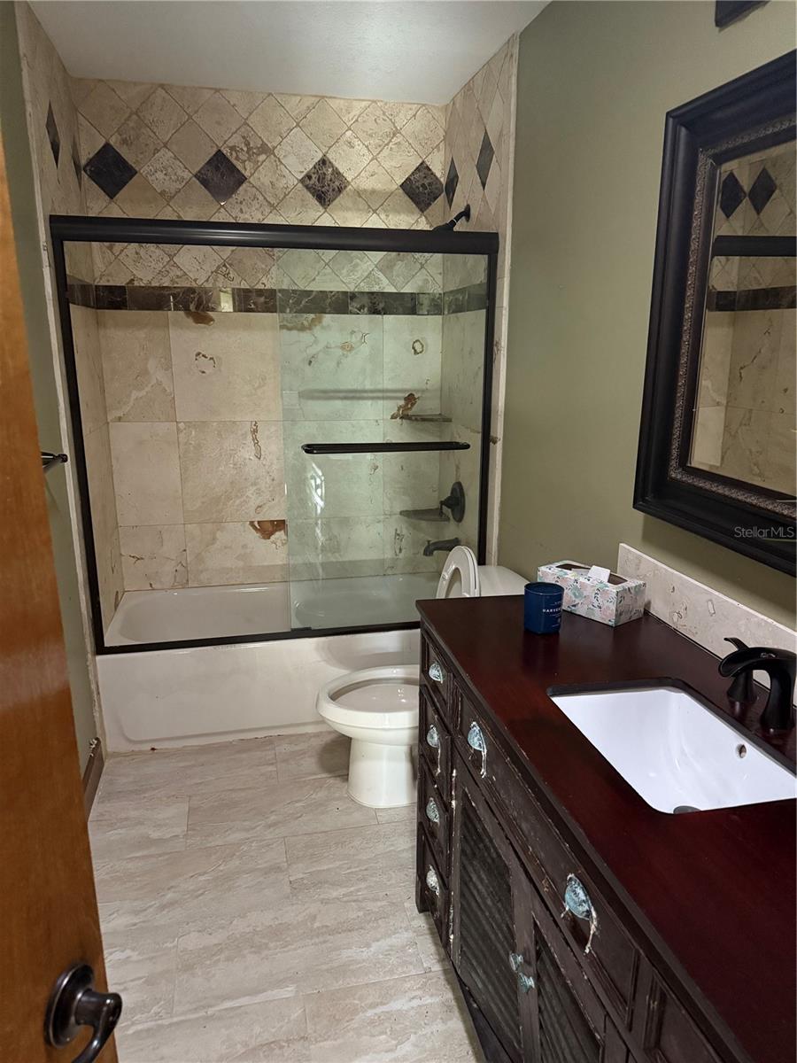 710 Shore Dr E Property Photo 30