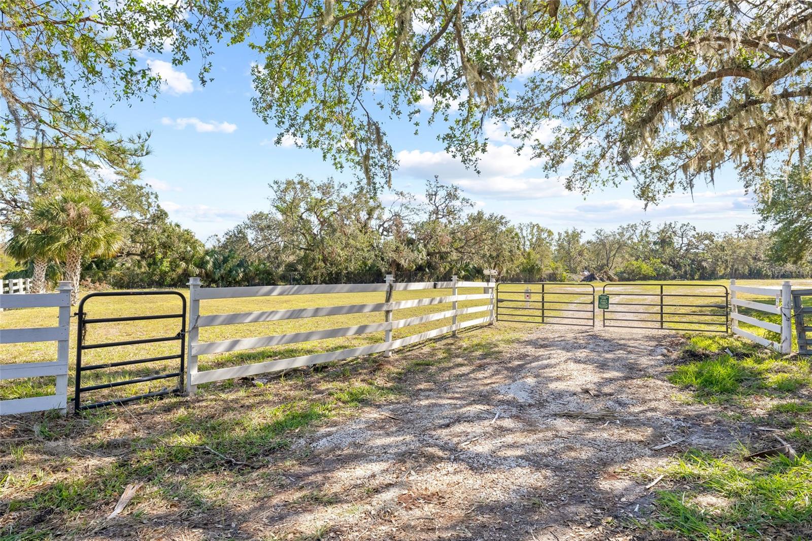 2312 W Shell Point Rd Property Photo 14