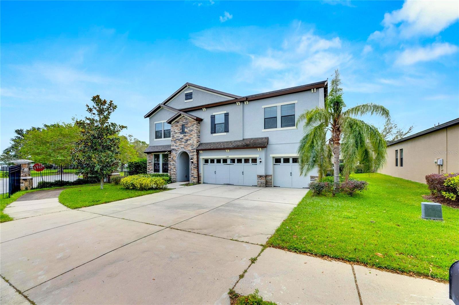 1389 Heritage Landings Dr Property Photo