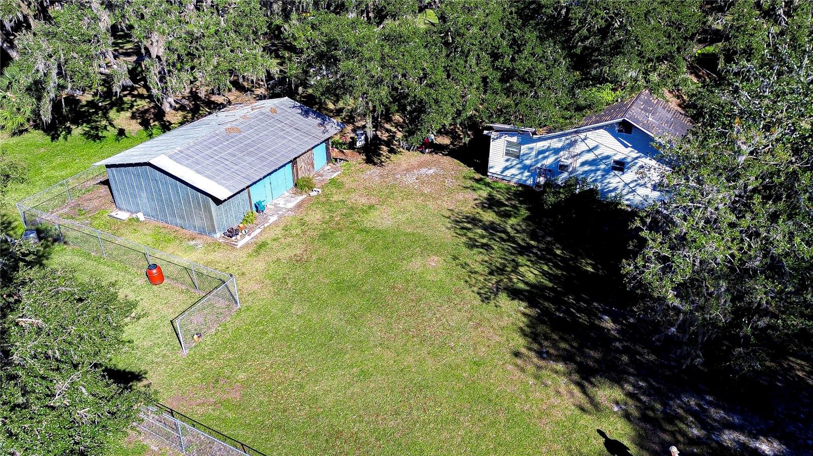 1406 E Knights Griffin Rd Property Photo 4
